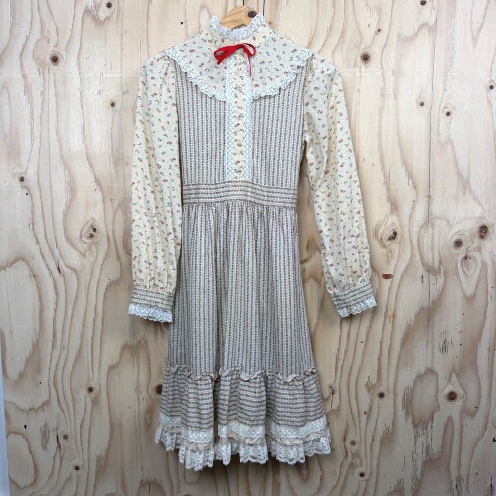 The Beaux Age Prairie Dress Kids 14 Cream Floral Lace Trim Vintage Cotton Poly